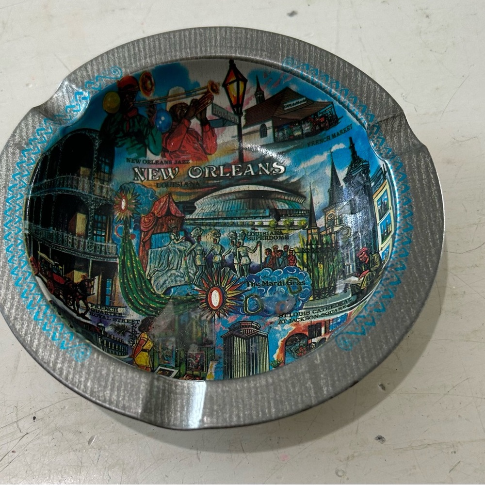 New‎ Orleans Souvenir Tin Ashtray Jazz Royal Street Mardi Gras French Quarter